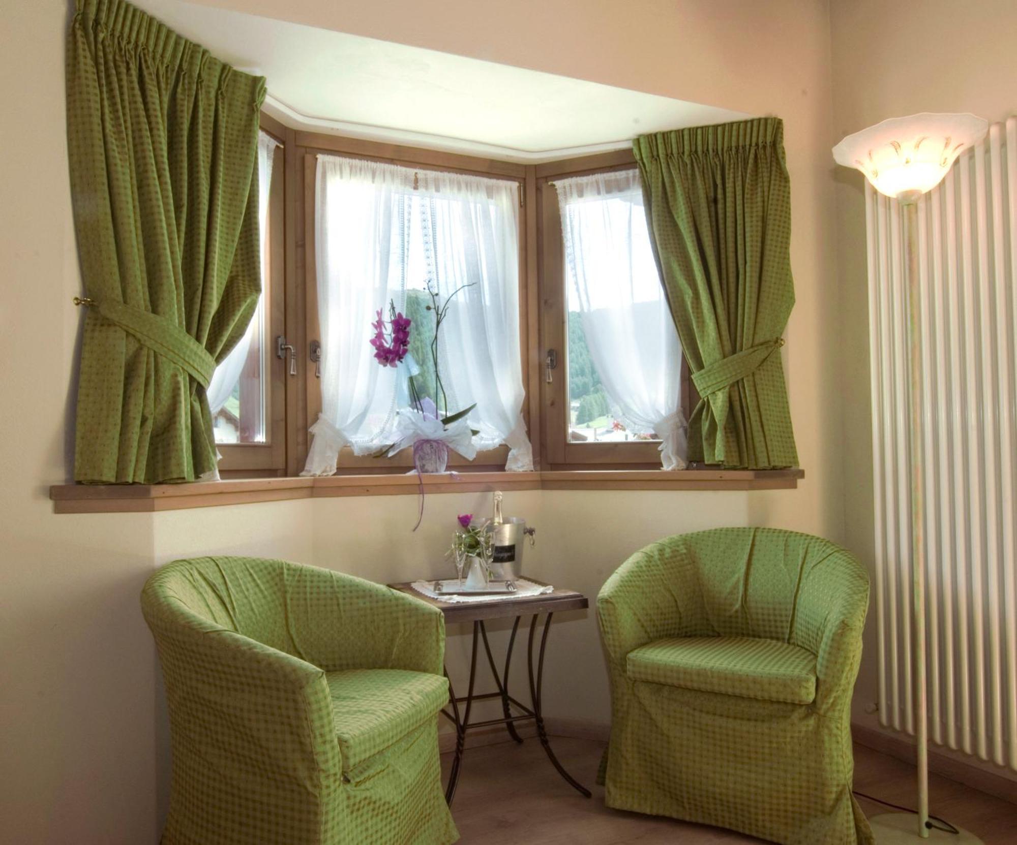 Hotel Costanza Mountain Holiday Livigno Exterior photo