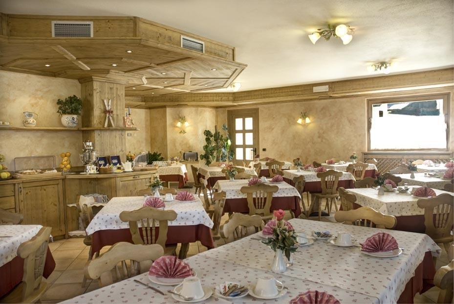 Hotel Costanza Mountain Holiday Livigno Exterior photo