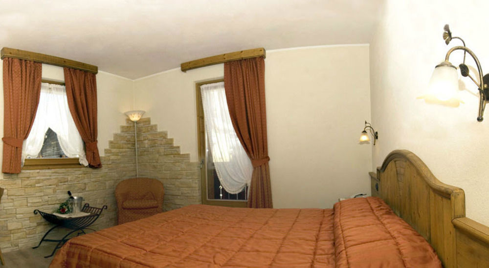 Hotel Costanza Mountain Holiday Livigno Exterior photo