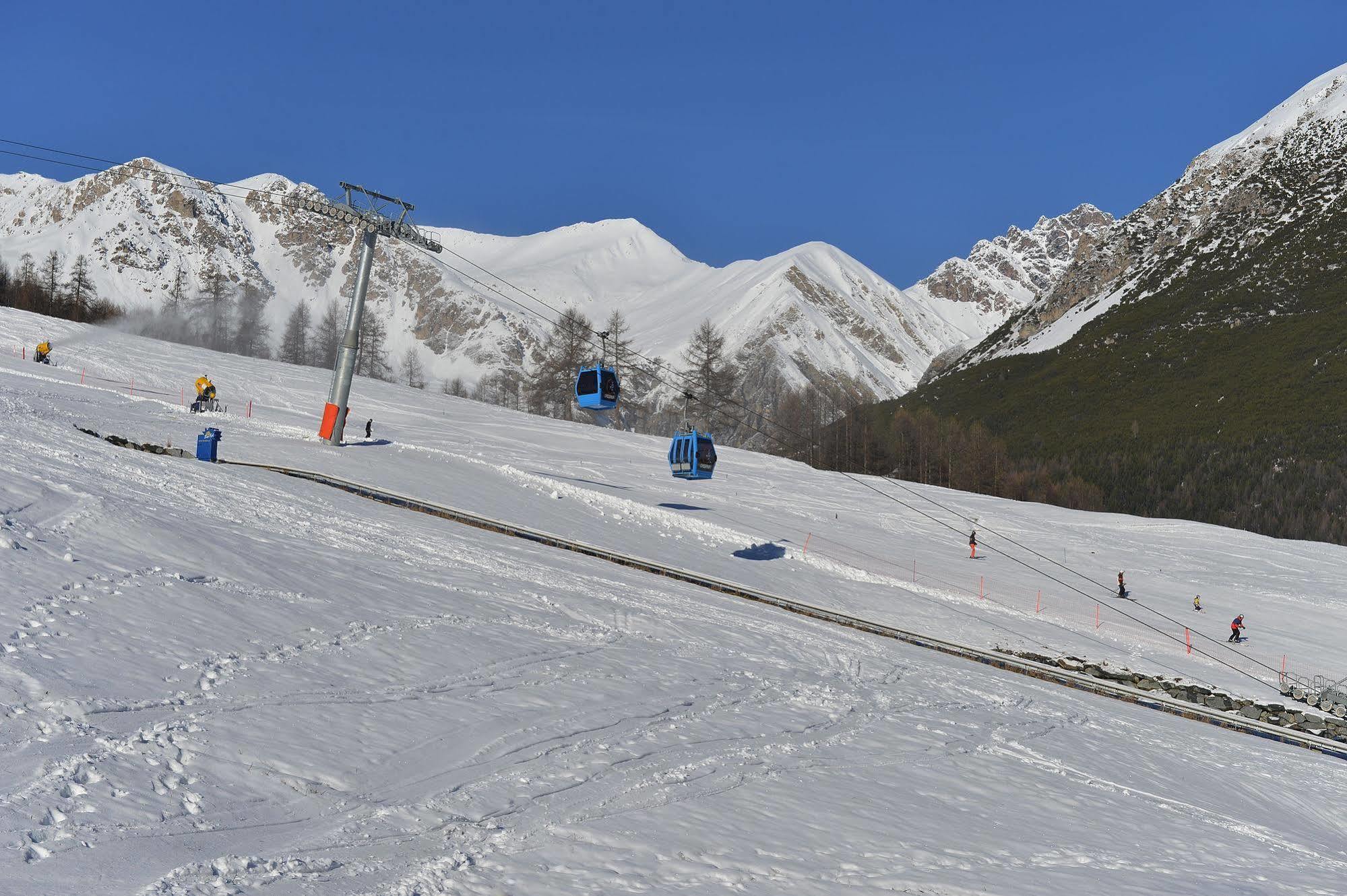 Hotel Costanza Mountain Holiday Livigno Exterior photo